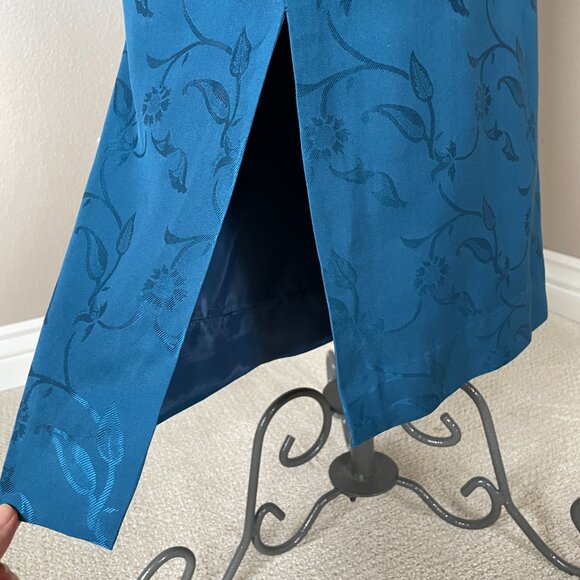 Talbots 100% Silk Teal Floral Pencil Skirt, Size 12 - Picture 3 of 7